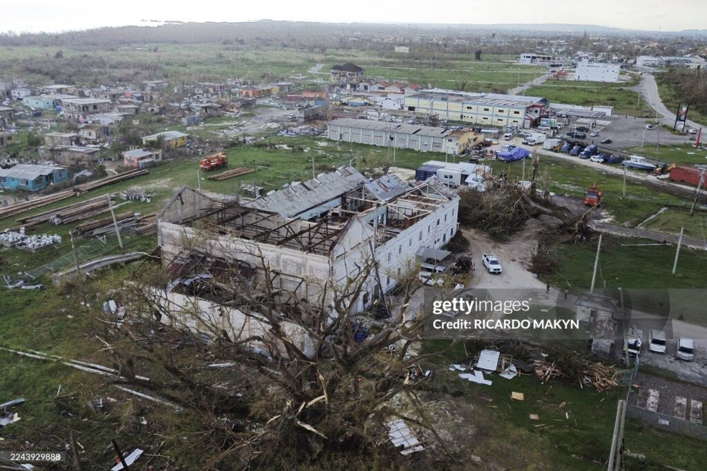 Furacão Melissa Devasta a Jamaica: Danos Enormes e Apelo Urgente por Ajuda!